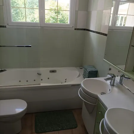 Grande Maison Sur Parc Arbore *