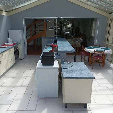 Grande Maison Sur Parc Arbore Vakantiehuis